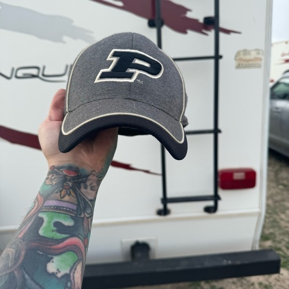 NCAA Other - Y2k Purdue Boilermakers flex fit hat
Top of world brand one size fits all